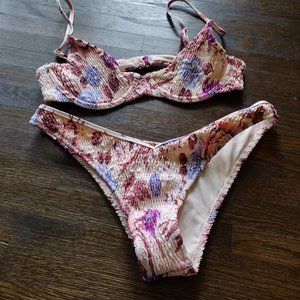 Tori prayer underwire bikini